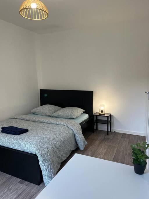 Appartement F2 De Haut Standing En Hypercentre Avec Jardin Prive A 270 M De La Gare De Mantes ! Eksteriør bilde