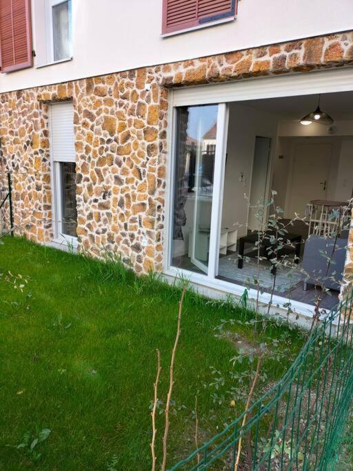 Appartement F2 De Haut Standing En Hypercentre Avec Jardin Prive A 270 M De La Gare De Mantes ! Eksteriør bilde
