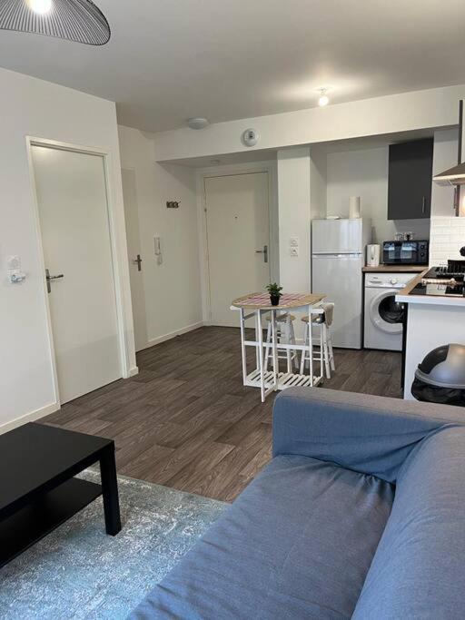 Appartement F2 De Haut Standing En Hypercentre Avec Jardin Prive A 270 M De La Gare De Mantes ! Eksteriør bilde