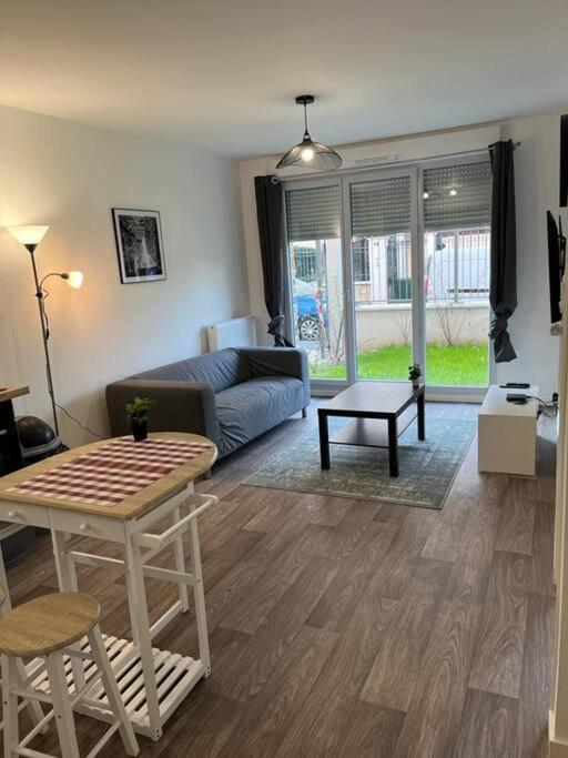 Appartement F2 De Haut Standing En Hypercentre Avec Jardin Prive A 270 M De La Gare De Mantes ! Eksteriør bilde