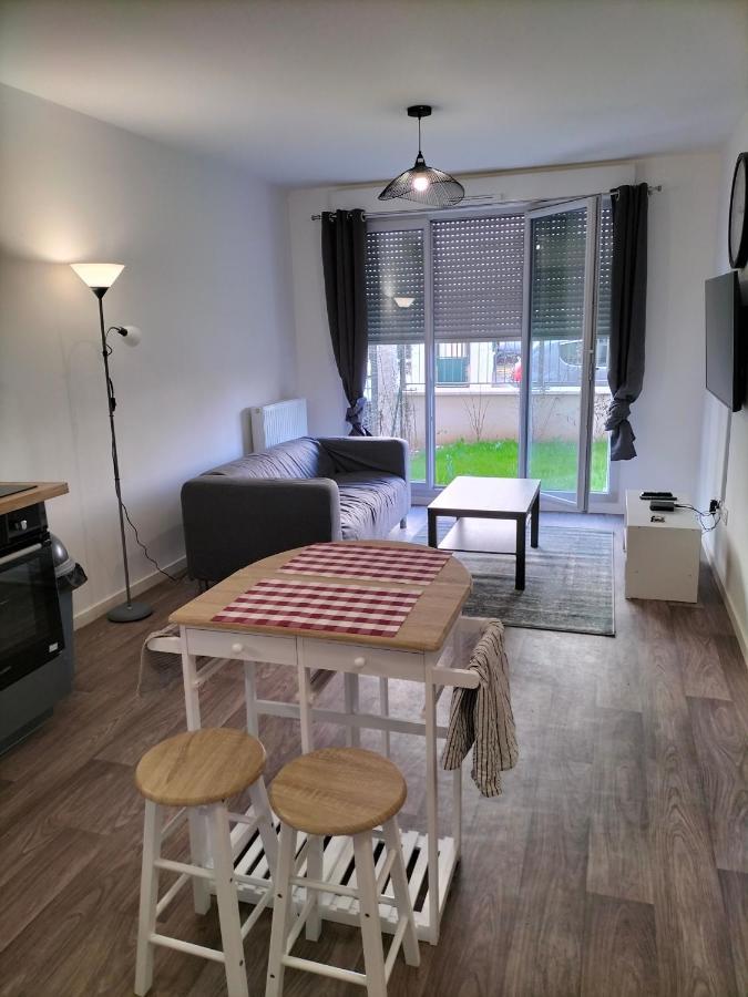 Appartement F2 De Haut Standing En Hypercentre Avec Jardin Prive A 270 M De La Gare De Mantes ! Eksteriør bilde
