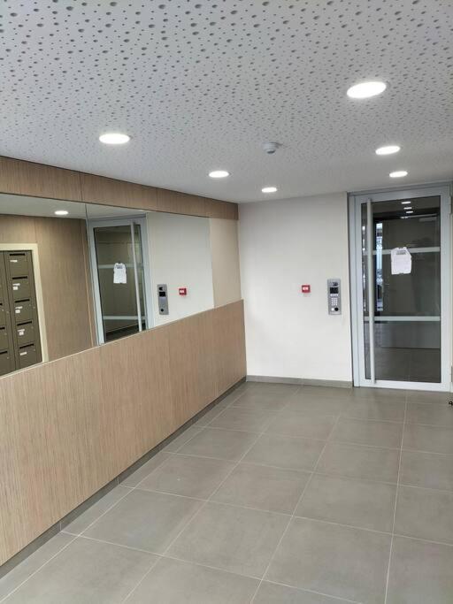 Appartement F2 De Haut Standing En Hypercentre Avec Jardin Prive A 270 M De La Gare De Mantes ! Eksteriør bilde